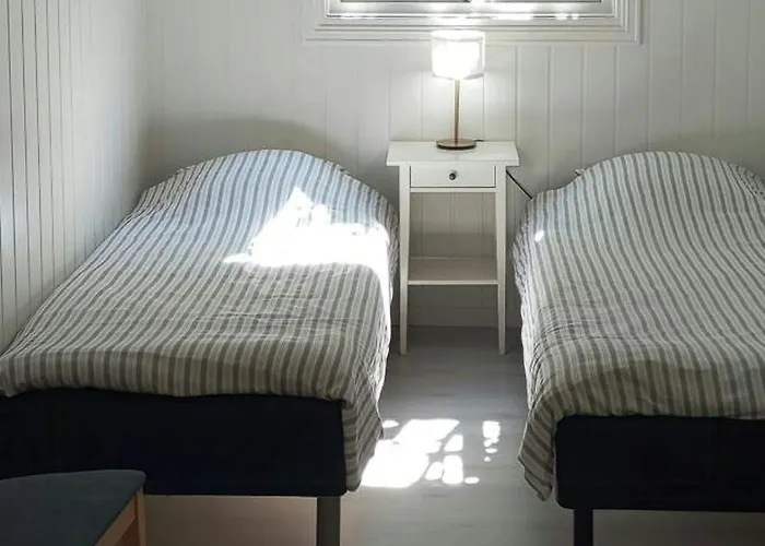 Casa de Férias Renovated Chapel With Fjord Views In Vagstranda *